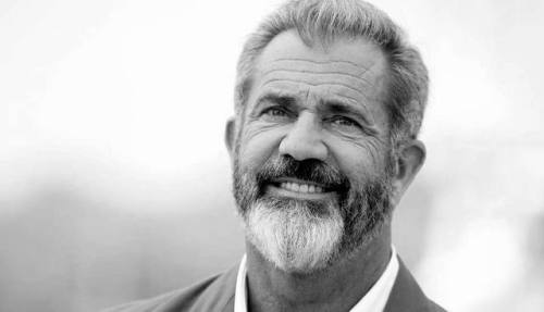 Maszületettlegenda:   Mel Gibson (1956)Megjött apuci! 2., Az utolsó emberig, Börtönregény, Jelek, Mi kell a nőnek?, A hazafi, Visszavágó, Összeesküvés-elmélet, A rettenthetetlen, Maverick, Air America, Palimadár, Halálos fegyver 1-4, Mad