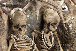 fyeah-history:  The skeletons of two women who died violently