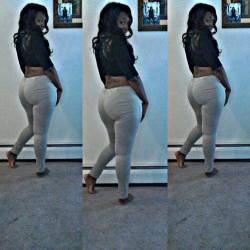 thickmamas:  tight ebony butt