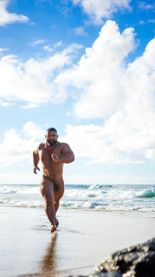 noodlesandbeef:  Obligatory running nude on the beach photo.