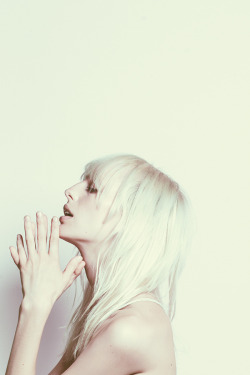 joshwool:  Lili Sumner by Josh Wool