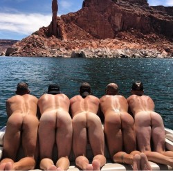 naked-bum-in-the-sun:  