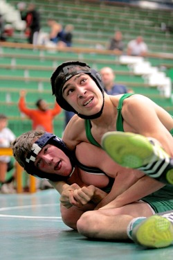 arcticboxing:  roughed up wrestler