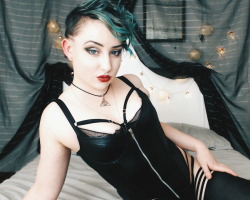 blathh:  Looking like the goth dom girl of my own dreams. twitter