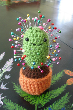 motleymakery:  Free Crochet Pattern for this cute Amigurumi Cactus:From