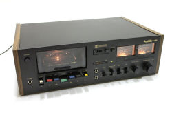 cassetteplayers:  Quadraflex PCD 488 Cassette Player. Up for