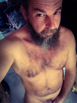 thebeardedmannextdoor:  TheBeardedManNextDoor - me  Hump day