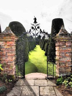 moodmoments:  “Through the Gate”, Warwickshire, England,