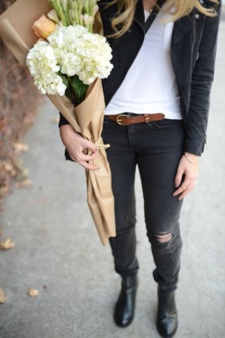 minxtress:  White blooms in brown paper, black on black outfits,