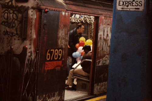 last-picture-show:Frank Horvat, Ballons in the Subway, New York,