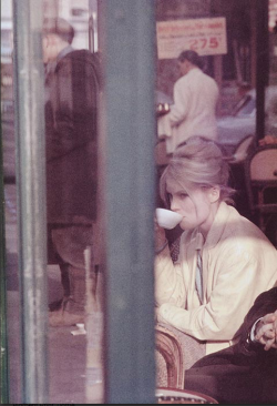 kvetchlandia:Saul Leiter     Woman in Café, Paris     1959