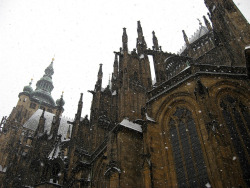 travelbinge: Winter castle by Cris Prague, Czech Republic 
