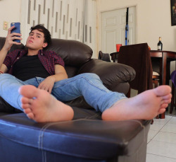 barefoot-boys:  Alex