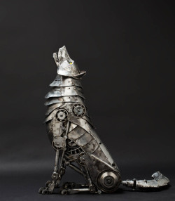 thegreenwolf: steampunktendencies:  Mechanical Wolf by Andrew