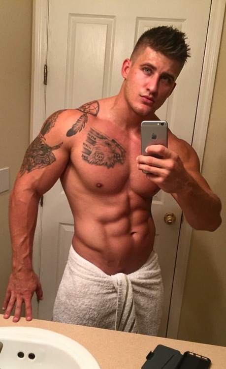 imrockhard4u:  Hunk for rent ðŸ˜http://imrockhard4u.tumblr.com