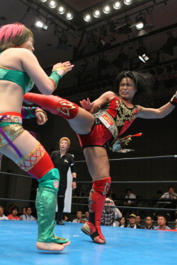 wrestlinghurts:  Meiko Satomura vs Kana