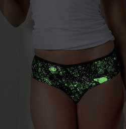 basingtei:  moarrrmagazine:  Glow in the Dark Solar System Underwear