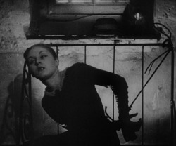 ozu-teapot: Vampyr | Carl Theodor Dreyer | 1932 Rena Mandel 