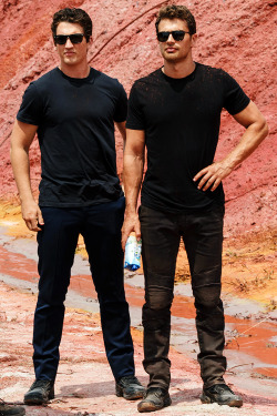 queerfour:  Miles Teller and Theo James on set for Allegiant