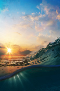 plasmatics-life:  Sunset on the beach with breaking ocean wave
