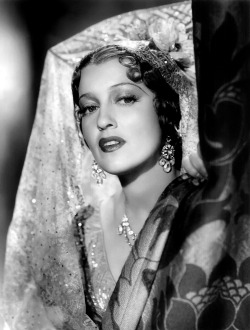 Jeanette MacDonald in The Firefly, 1937