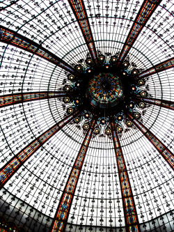 thestandrewknot: Galeries Lafayette, Paris (by  Chung Ho Leung).