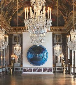 contemporary-art-blog:  Jeff Koons in Versailles, 2009