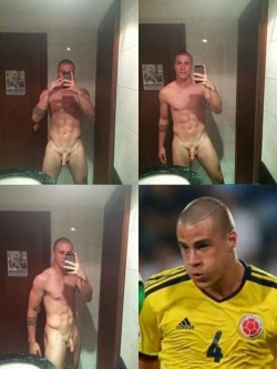 chacalovers:  FUTBOLISTA  VIDEOS PORNO GAY CASEROS EN http://www.chacalovers.net