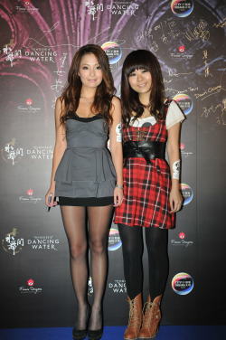[HQ] Jaime Fong and Fiona Fung at the House of Dancing Water premiere - 3024 x 4544