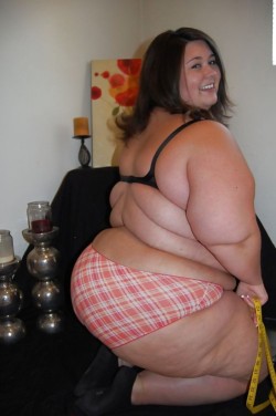 extracheesegirls:  Fat Just Dripping Everywhere Like Extra Cheese!http://extracheesegirls.tumblr.com/