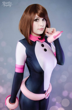 grimphantom2: hotcosplaychicks:  Untitled by Kinpatsu-Cosplay   Check out http://hotcosplaychicks.tumblr.com for more awesome cosplay  So hot! 