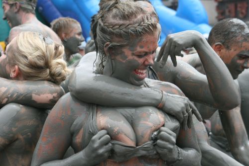 mmmmmmm mud girls.