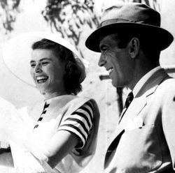 cinemamoremio:   Ingrid Bergman e Humphrey Bogart sul set  Casablanca