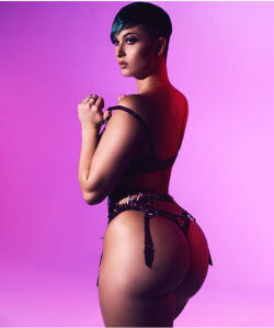 oohh-thickness:  The best of Zahra Elise