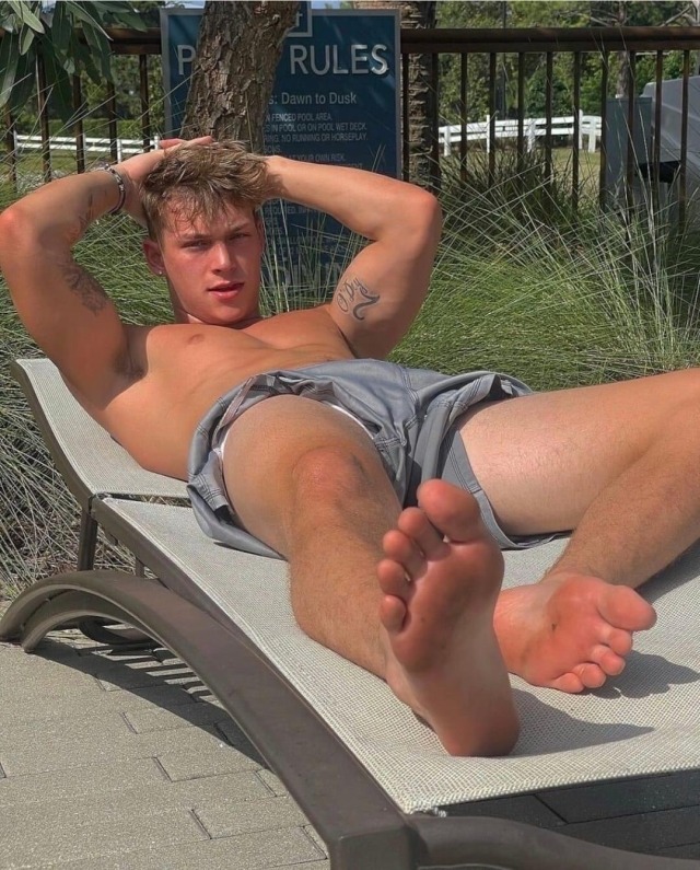 feetman80-deactivated20220409: great feet