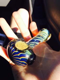 a-high-ass-ginger:  Loading kief bowls in my favorite piece ever.