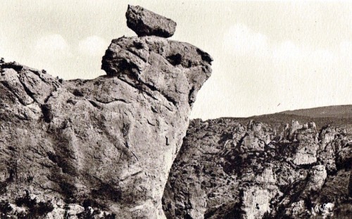 Cirque de Mourèze, Hérault. Le lapin et la toupie.