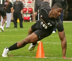 talldaddy:  footballjockstraps:  Xavier Rhodes [|F | J|]    www.talldaddy.tumblr.com/archive/2011/3