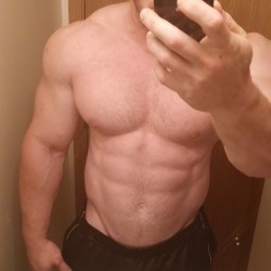 thick-sexy-muscle:  thick-sexy-muscle:  Matt Disbrow - front,