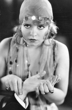  Clara Bow in Three Weekends (1928) 