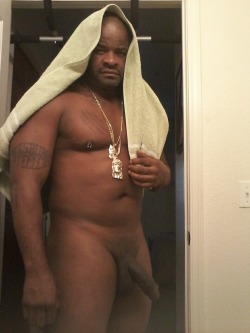 thickchocolatecity:  tastyblkman:  Thick Daddy  Yes!!