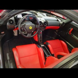 dreamcarblr:  DREAM CAR Enzo Interior  #Roadrunnerprotectivefilms