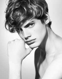 gucchillin:  Justus Eisfeld (favorite male model)  - pleasee