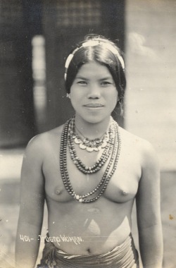 Ifugao woman. 1940. From Tiffany Williams photograph collection.   Via Eduardo de Leon.  