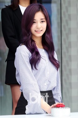 satzu1999:  Tzuyu Purple hair 