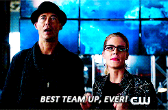 Melissa Benoist, Grant Gustin … Emily Bett Rickards in “The Flash” 3x08: Invasion (29/11/2016)