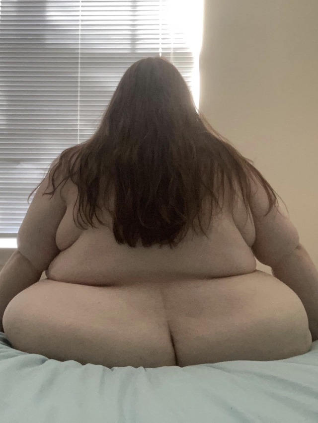 a-frank-admirer:Two sides of a graceful ssbbw. I adore her! You