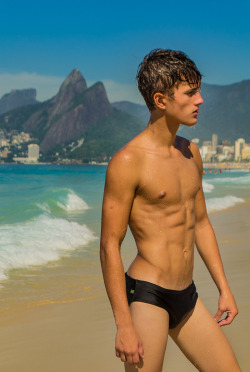 wallboyz:  Daniel Fernandes | ph. Beto Urbano