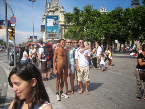 nudemenonthestreet:  Barcelona, when it was legal to be nude on the street