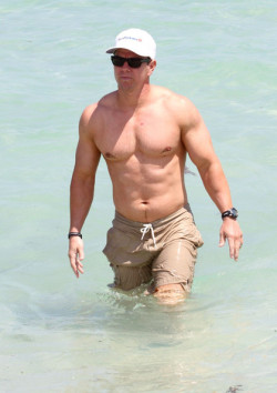 hotfamousmen:  Mark Wahlberg